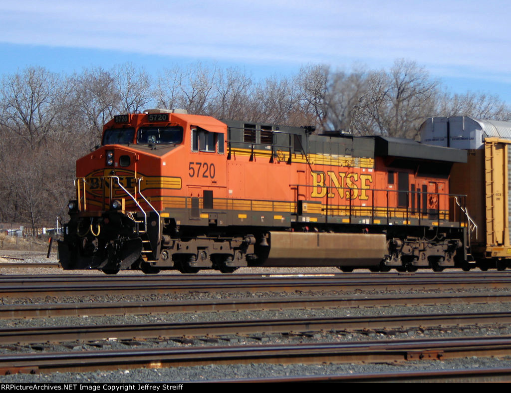 BNSF 5720